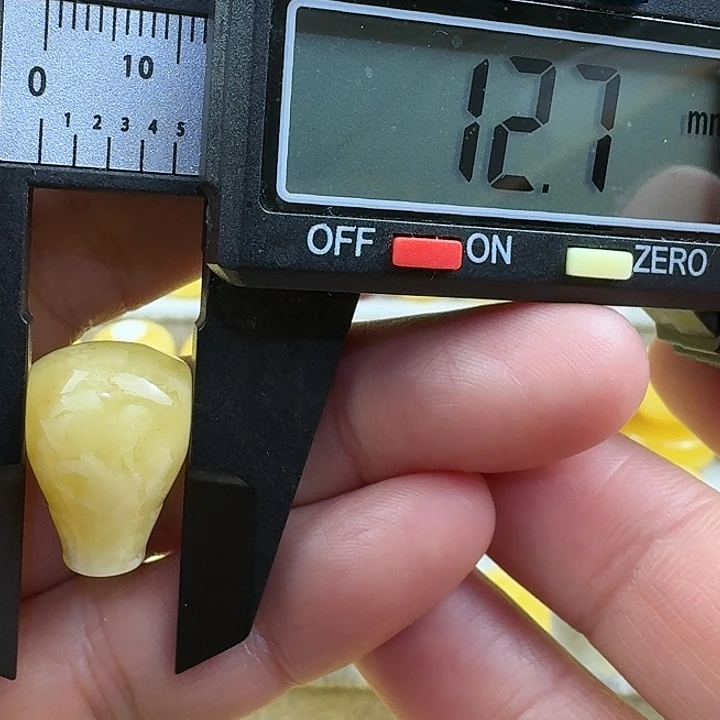 蜜蜡未镶嵌裸石13杂