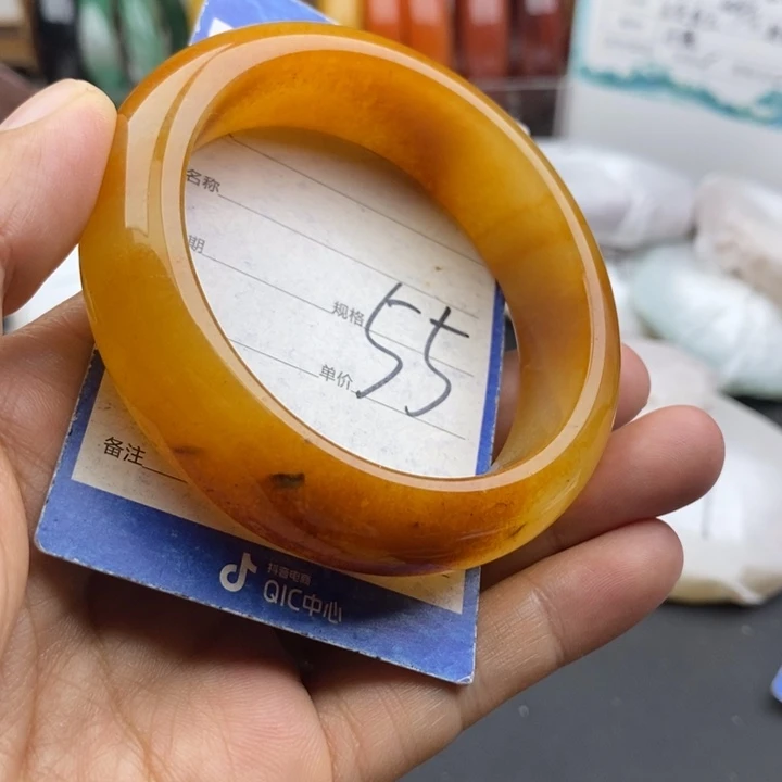 未镶嵌手镯石英质玉
