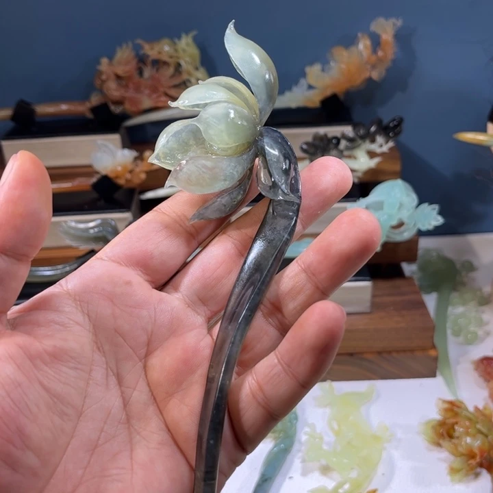 烟***癫蛇纹石玉未镶嵌发簪