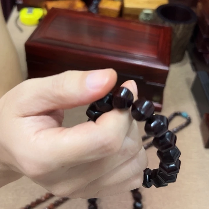 飞***扬贡木黄花梨六面珠108颗