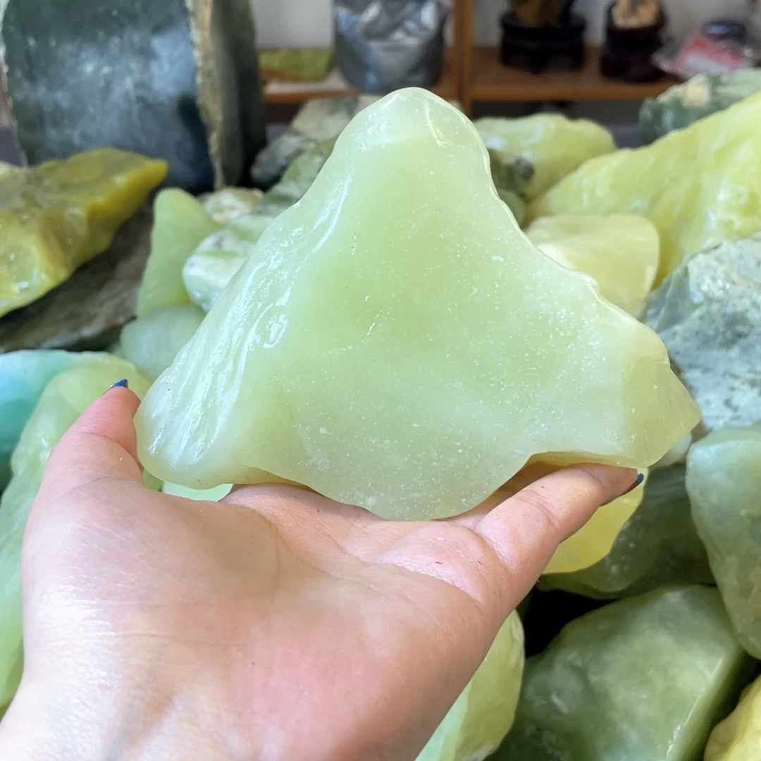 蛇纹石玉未镶嵌中国四大名玉简易