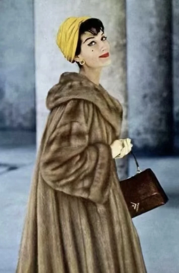 直播间选款（6000--6900） 先拍先得 女款时尚冬季气质皮草外套