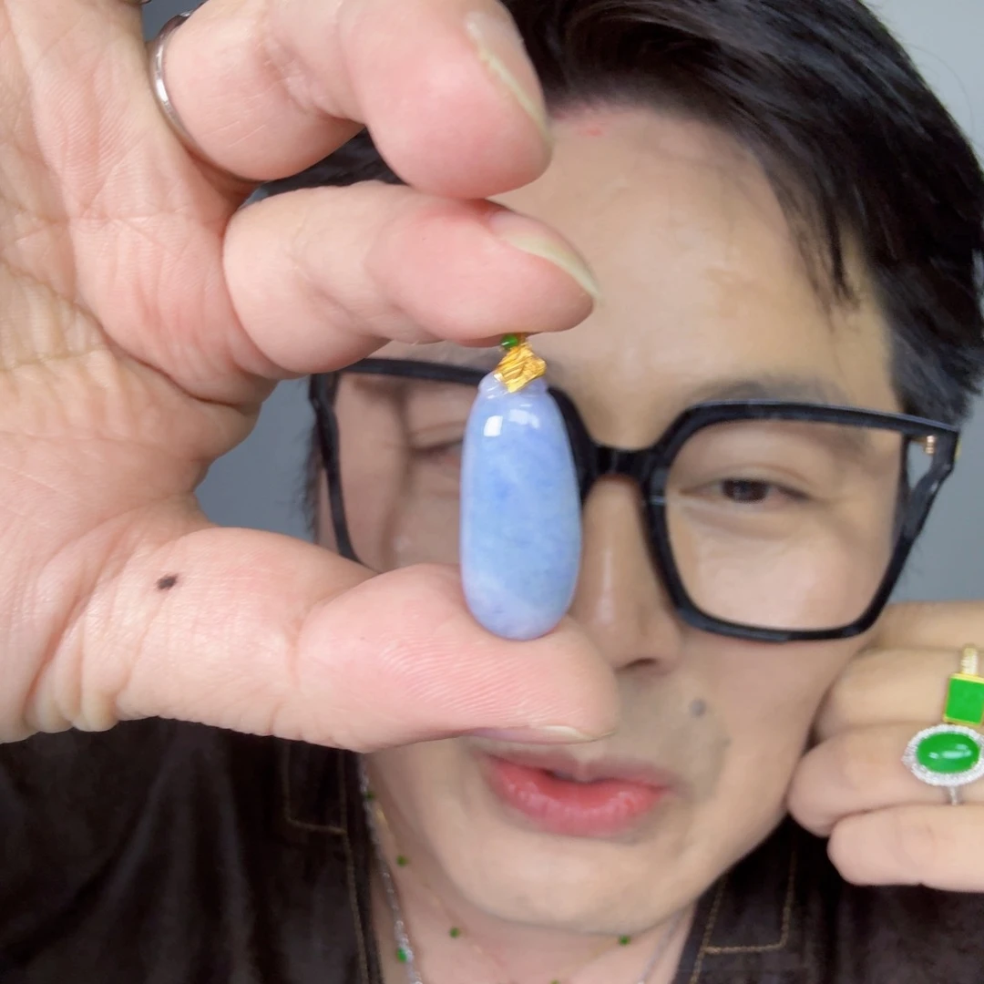 翡翠18K金镶嵌颈饰一件