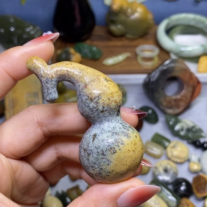 岫岩河磨玉（透闪石质玉）未镶嵌把件