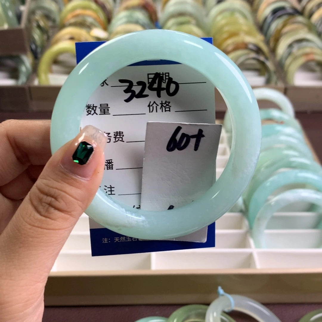 蛇纹石玉未镶嵌手镯3240