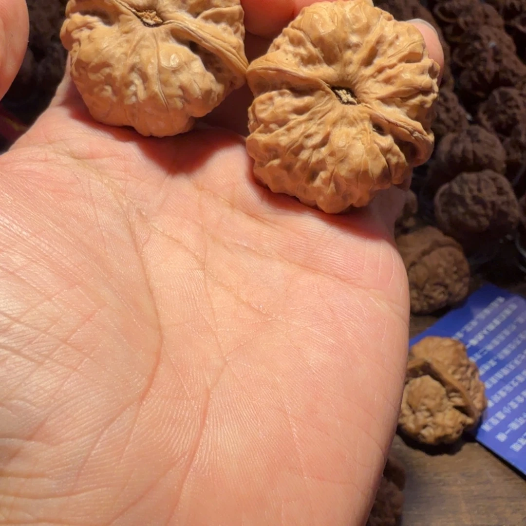 仅***见吊坠文玩核桃蛤蟆的眼睛是真的好看啊我