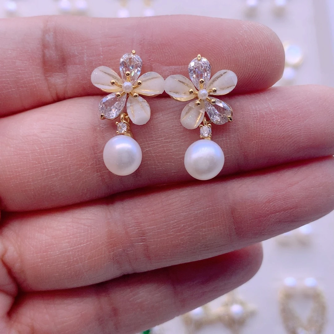 淡水珍珠合金耳饰