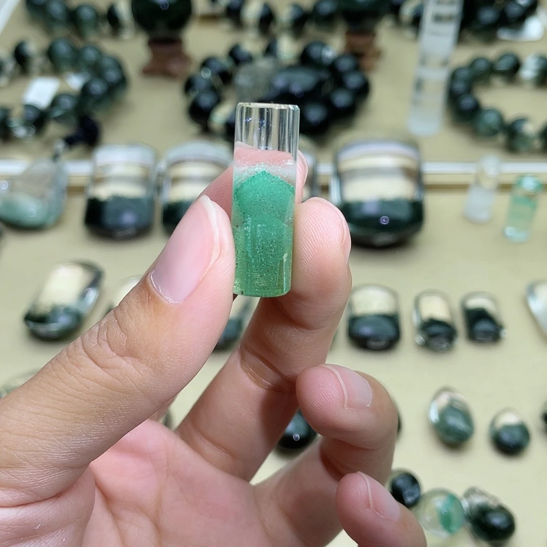 水晶颈饰未镶嵌翠幽灵金字塔圆柱