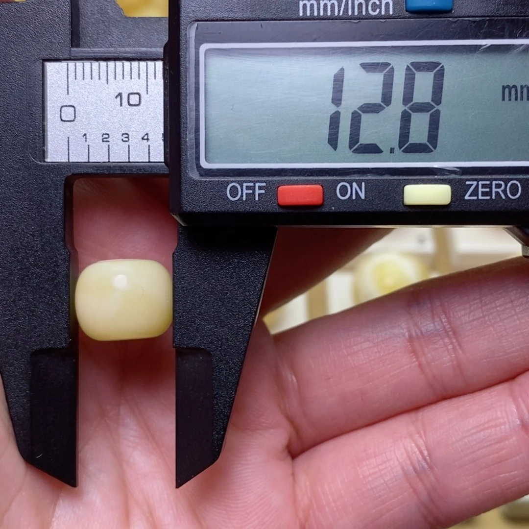 未镶嵌琥珀裸石…**夕蜜蜡墩子