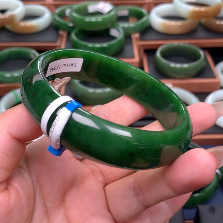 和田玉（碧玉）手镯未镶嵌6667圈口