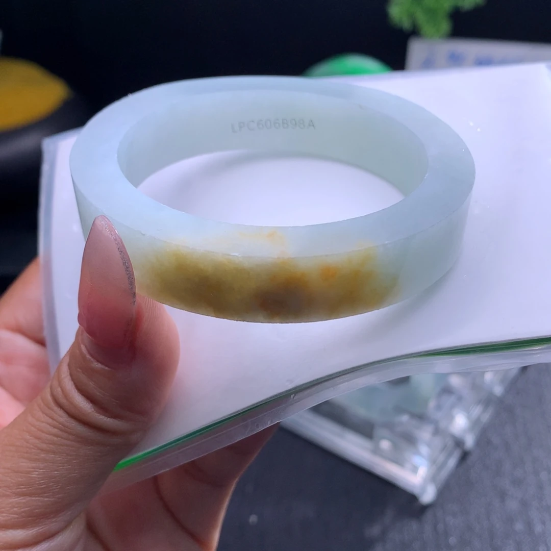 未镶嵌翡翠手镯定制翡翠