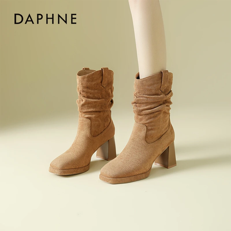 达芙妮西部牛仔靴女款2025年秋冬尖头粗跟复古百搭褶皱堆堆时装靴