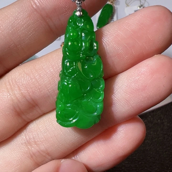 翡翠挂件18K金镶嵌翡翠