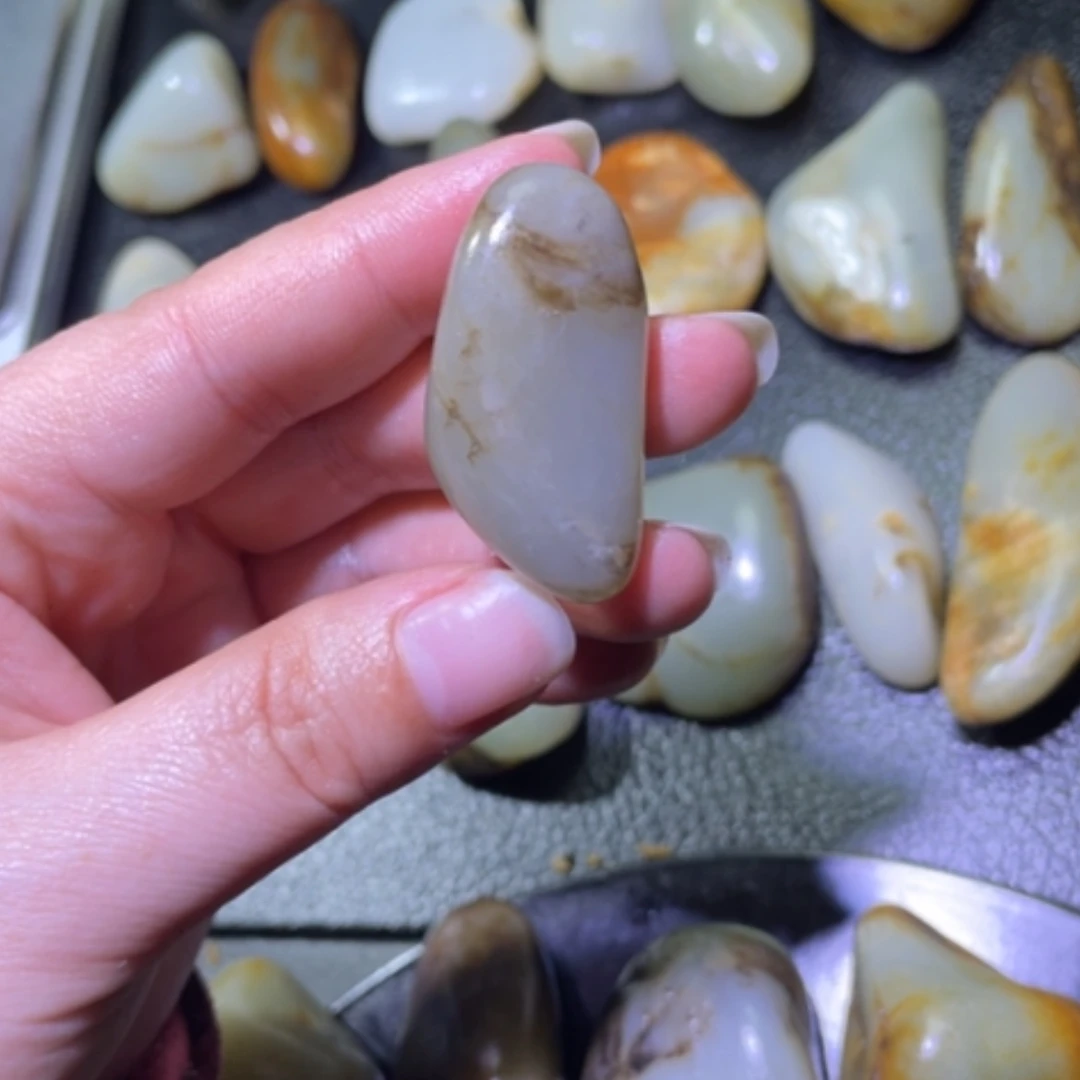 【闪购商品】颈饰未镶嵌和田玉（子料）