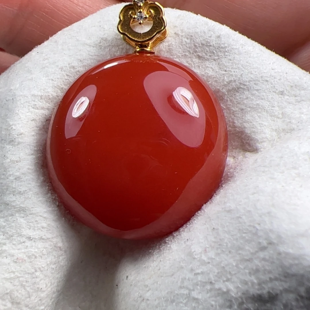 南红玛瑙吊坠18K金镶嵌