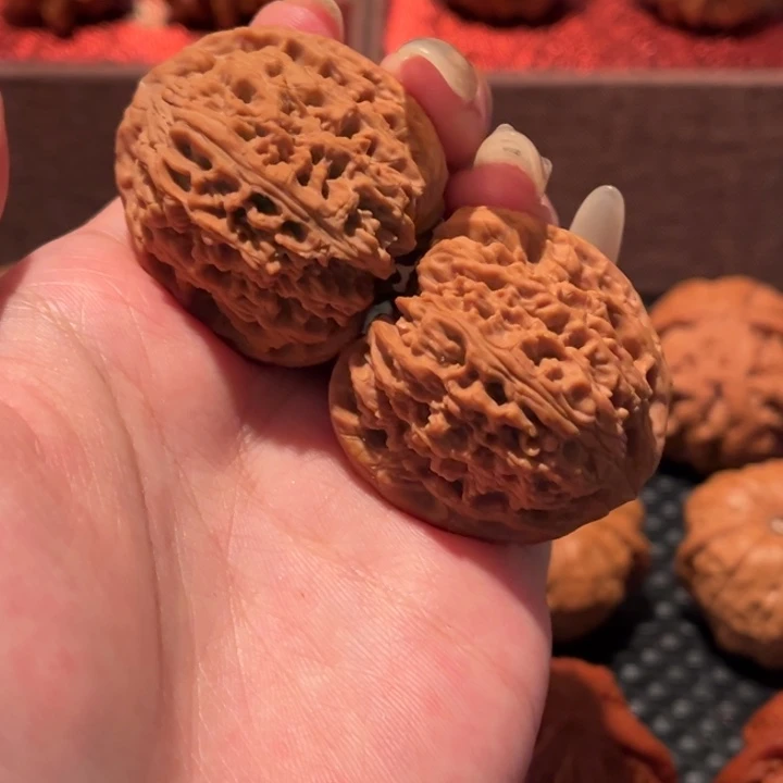 文玩核桃吊坠南疆石