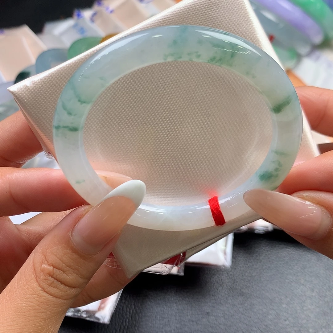 翡翠未镶嵌手镯（圆镯）38号