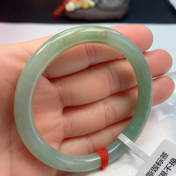 翡翠手镯未镶嵌53圈