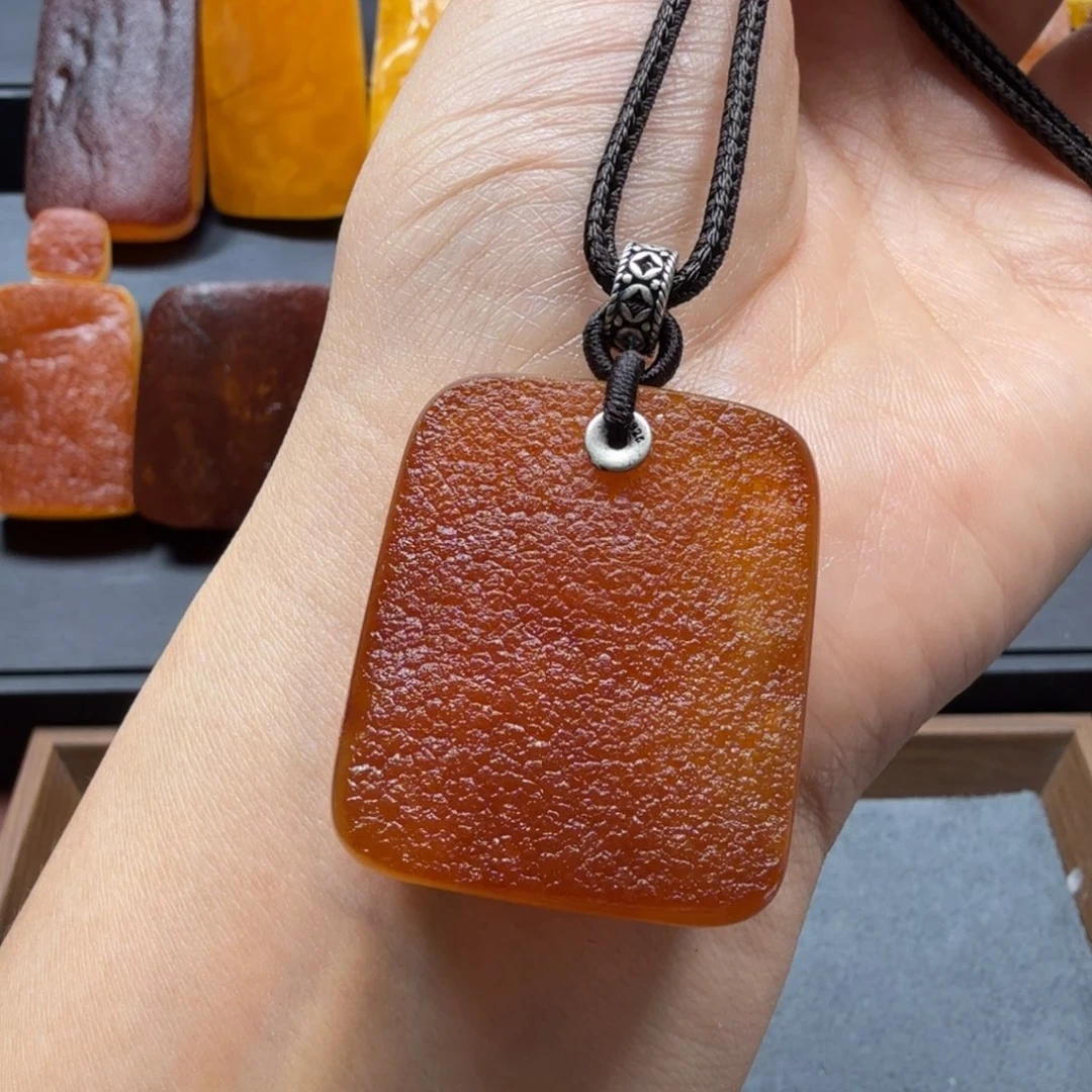 未镶嵌吊坠(赠链)琥珀