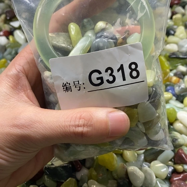 蛇纹石玉鱼缸石未镶嵌