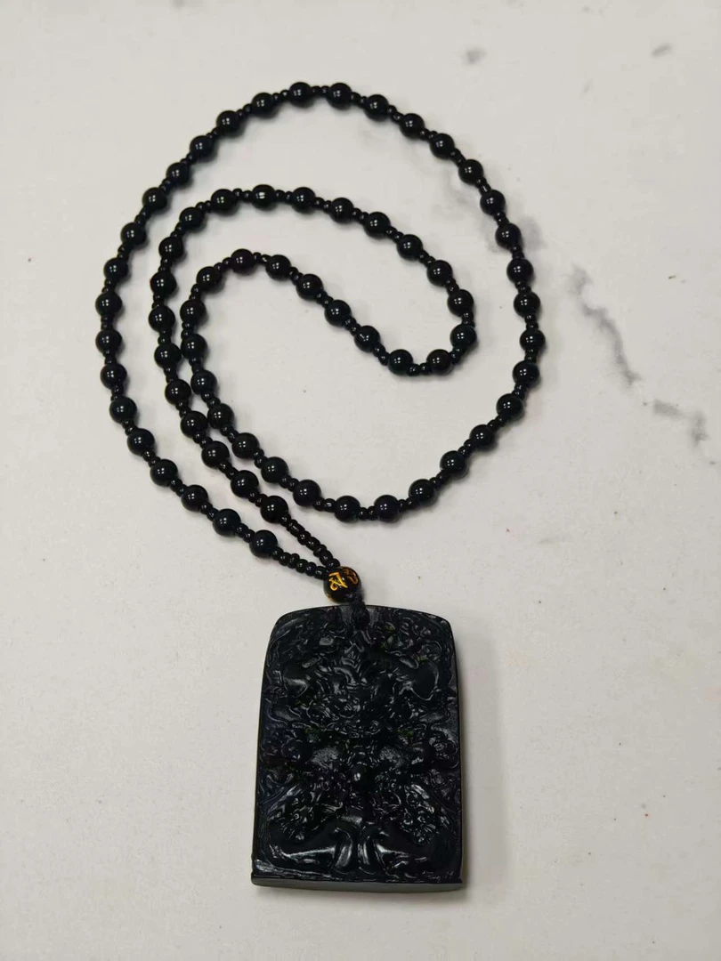 H013      黑色吊坠