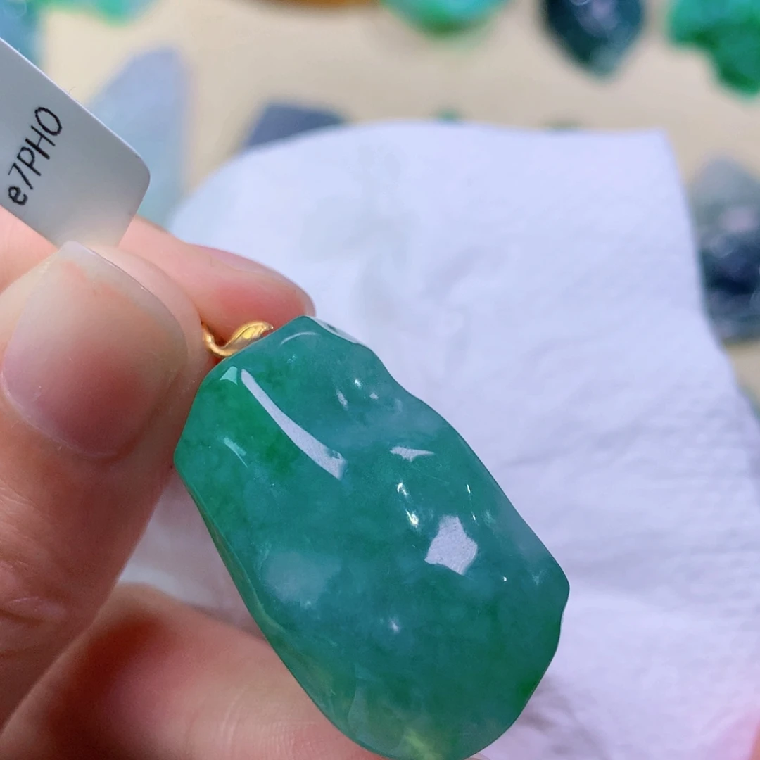 翡翠未镶嵌吊坠(赠链) 9006