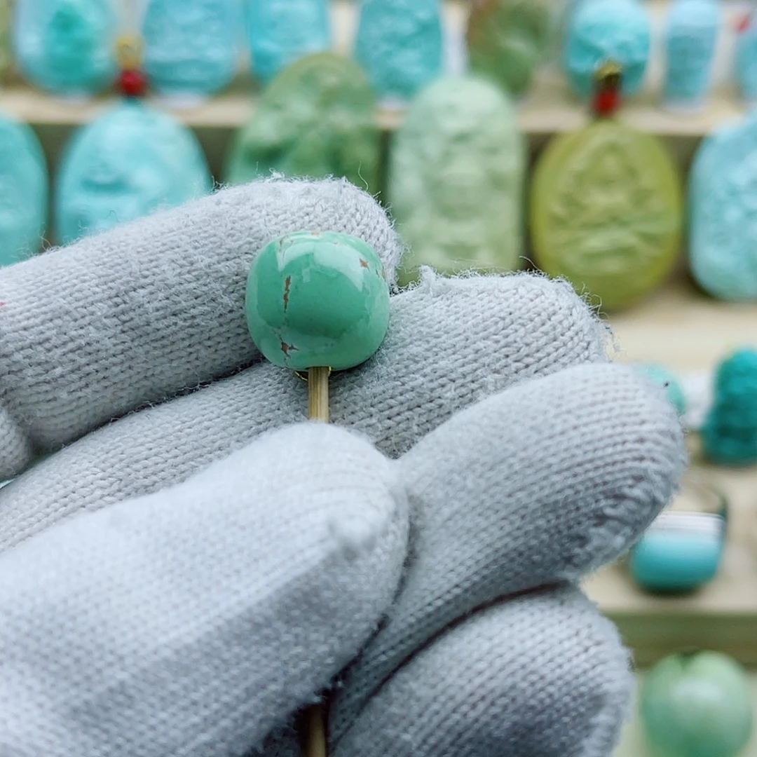 绿松石未镶嵌珠宝奇石