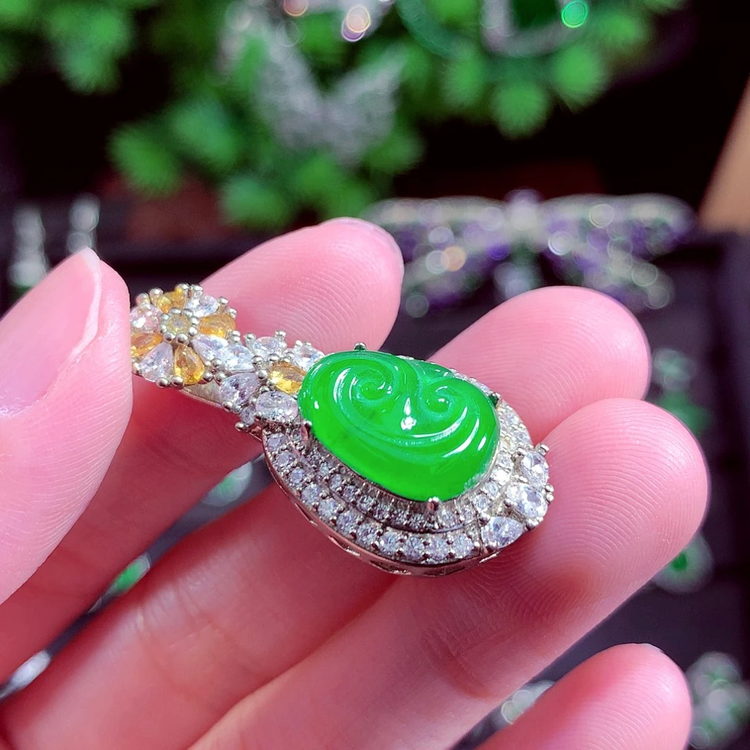 颈饰未镶嵌翡翠天然