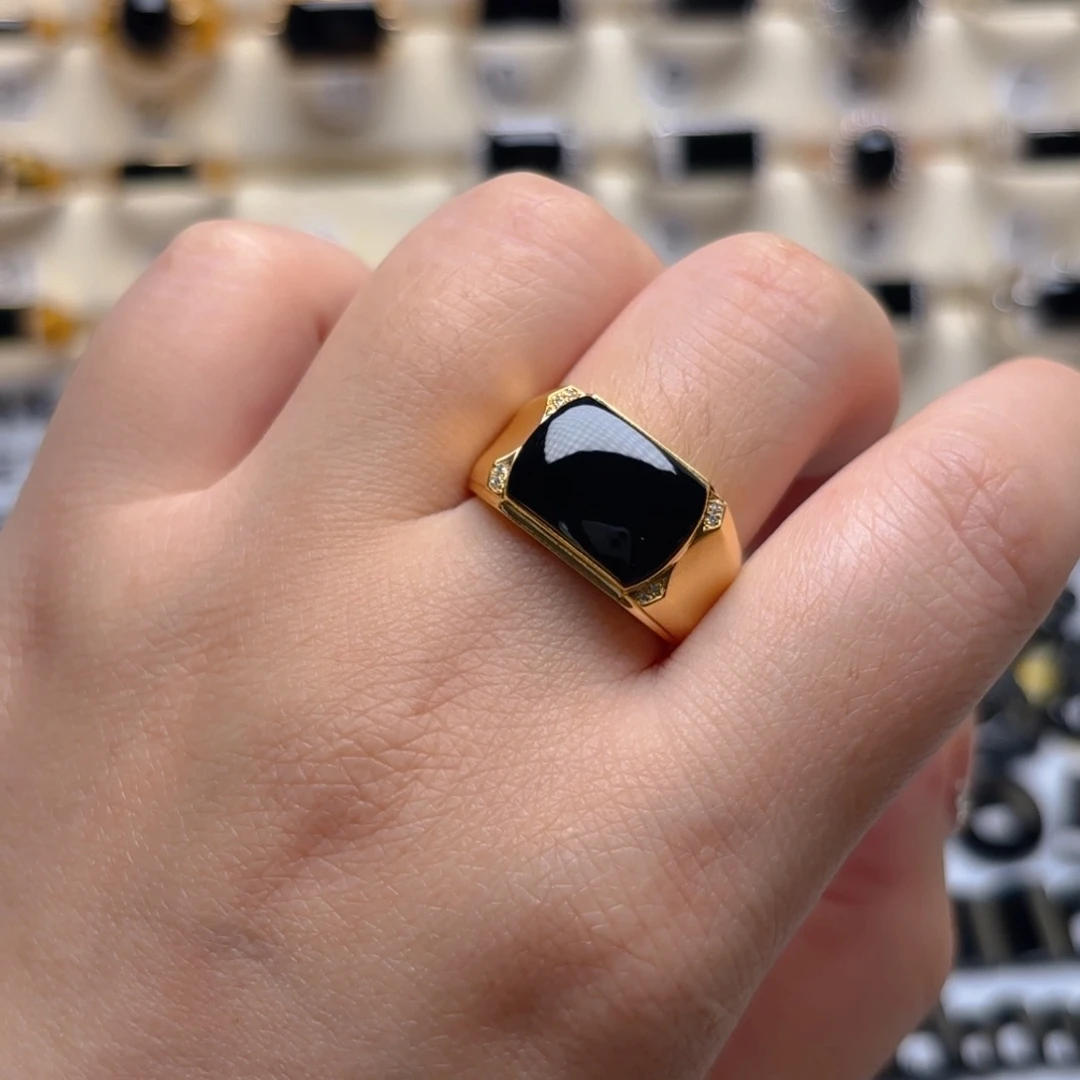 翡翠戒指18K金镶嵌缅甸翡翠