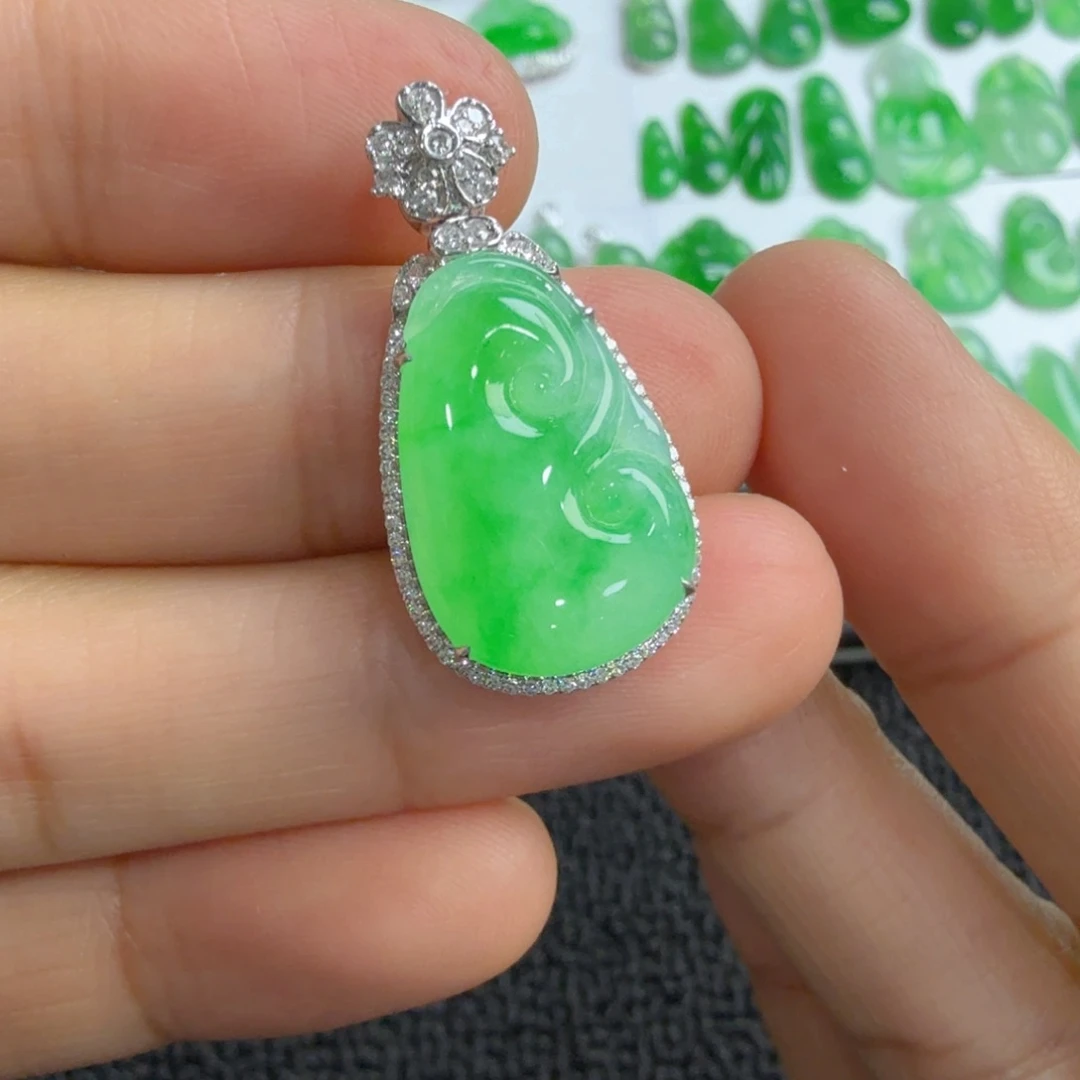 吊坠(不含链)18K金镶嵌翡翠如意