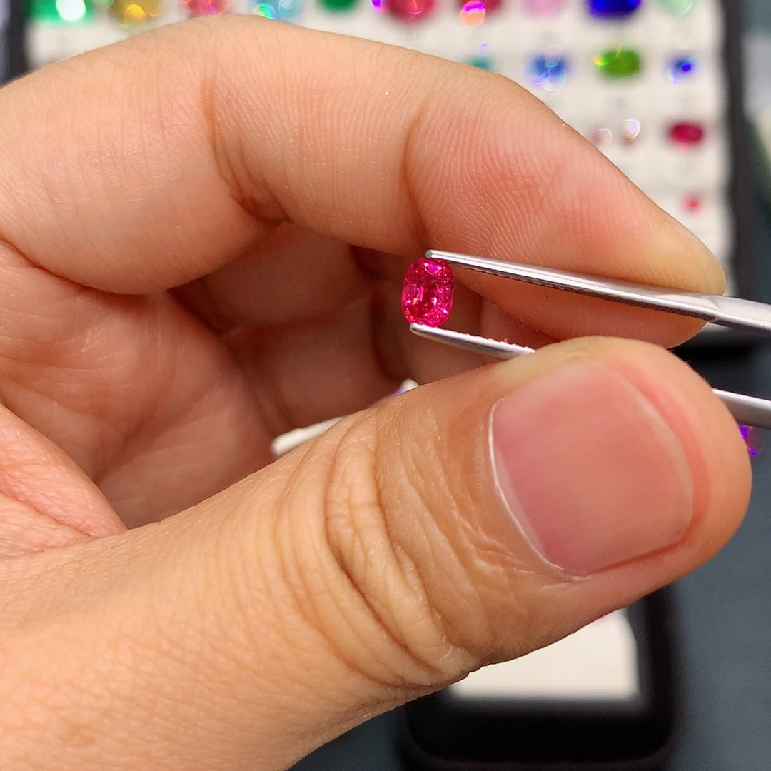 尖晶石裸石未镶嵌34分小绝地