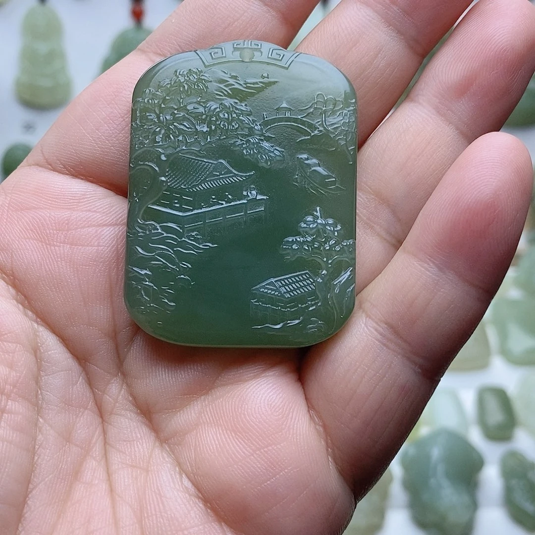 莲***花颈饰未镶嵌和田玉