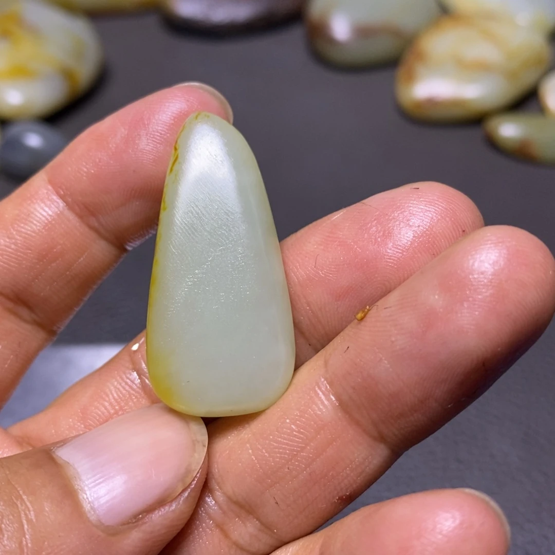 未镶嵌和田玉（糖玉）挂件