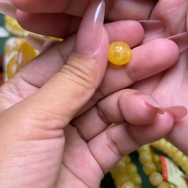 蜜蜡未镶嵌珠宝奇石