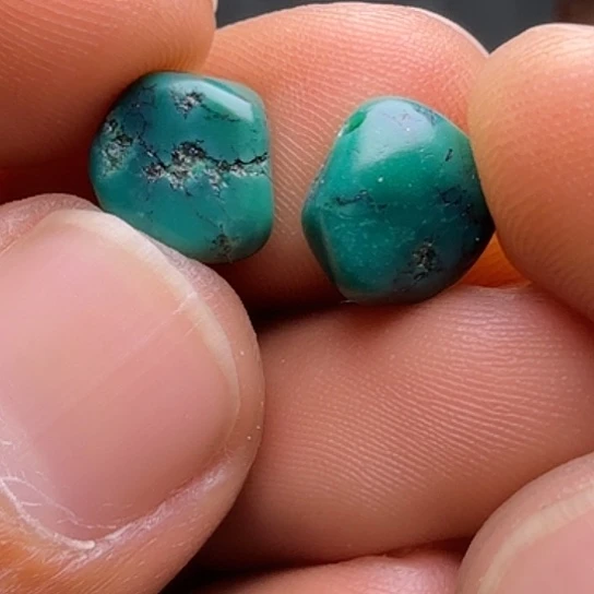 玻璃颈饰松松漂亮