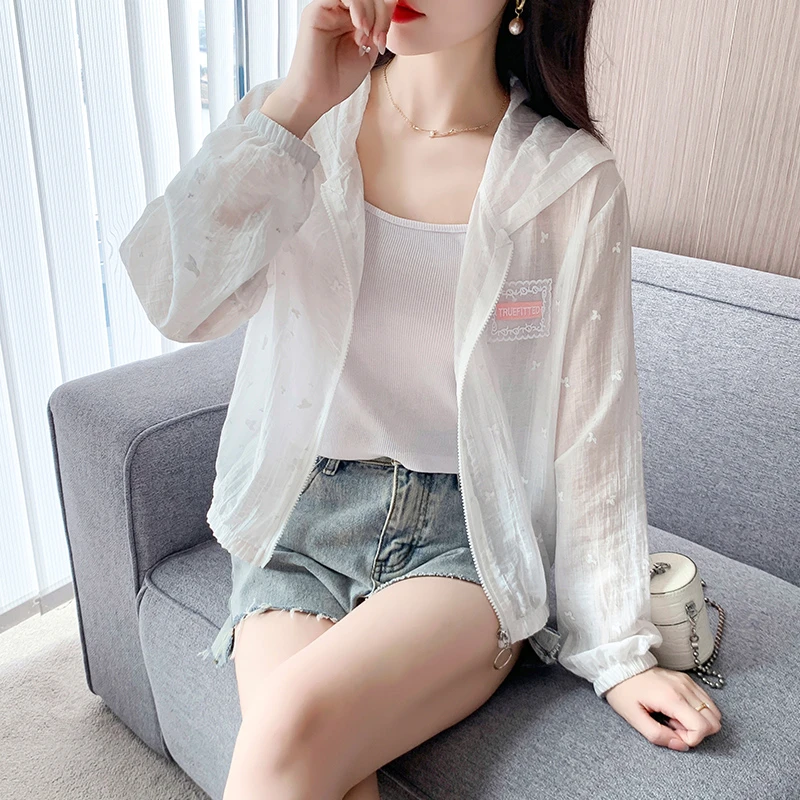 防晒衣女2025新款女士轻薄透气连帽防晒外套独特漂亮短款薄外套女