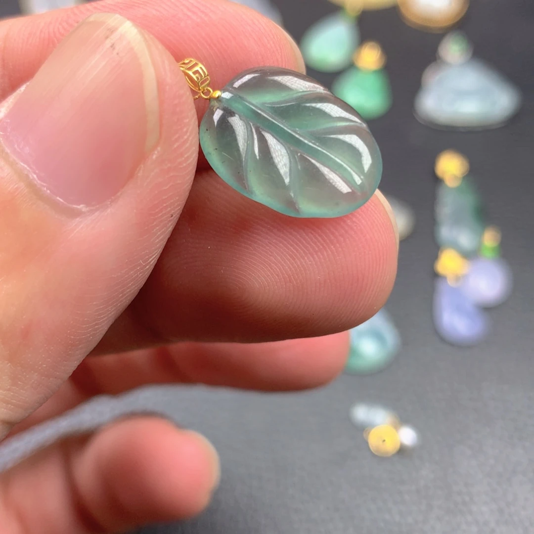 【闪购商品】颈饰18K金镶嵌翡翠翡翠