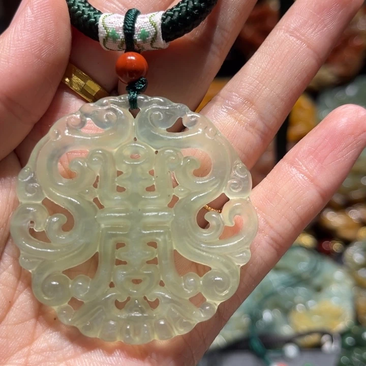 岫玉未镶嵌毛衣链