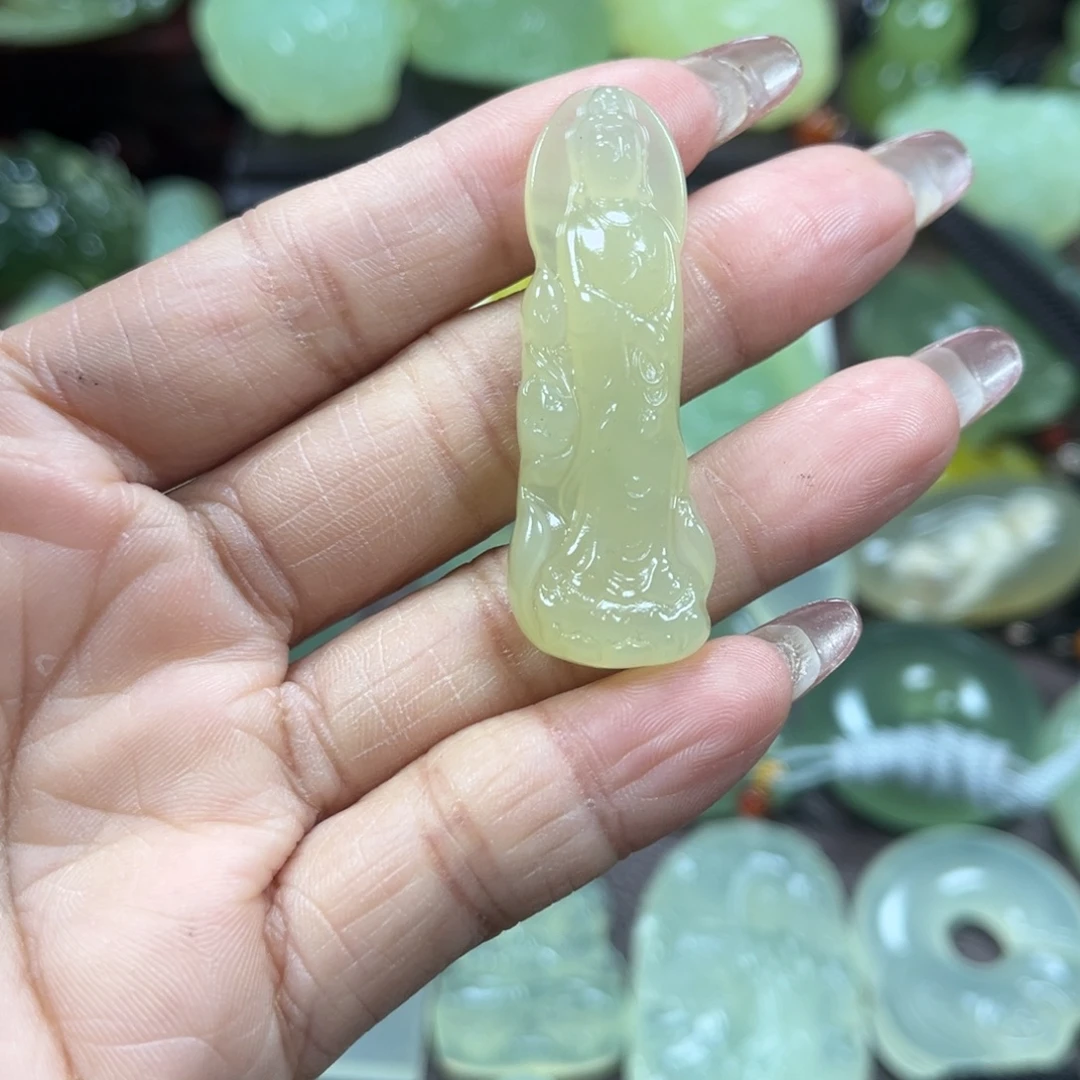蛇纹石玉未镶嵌颈饰