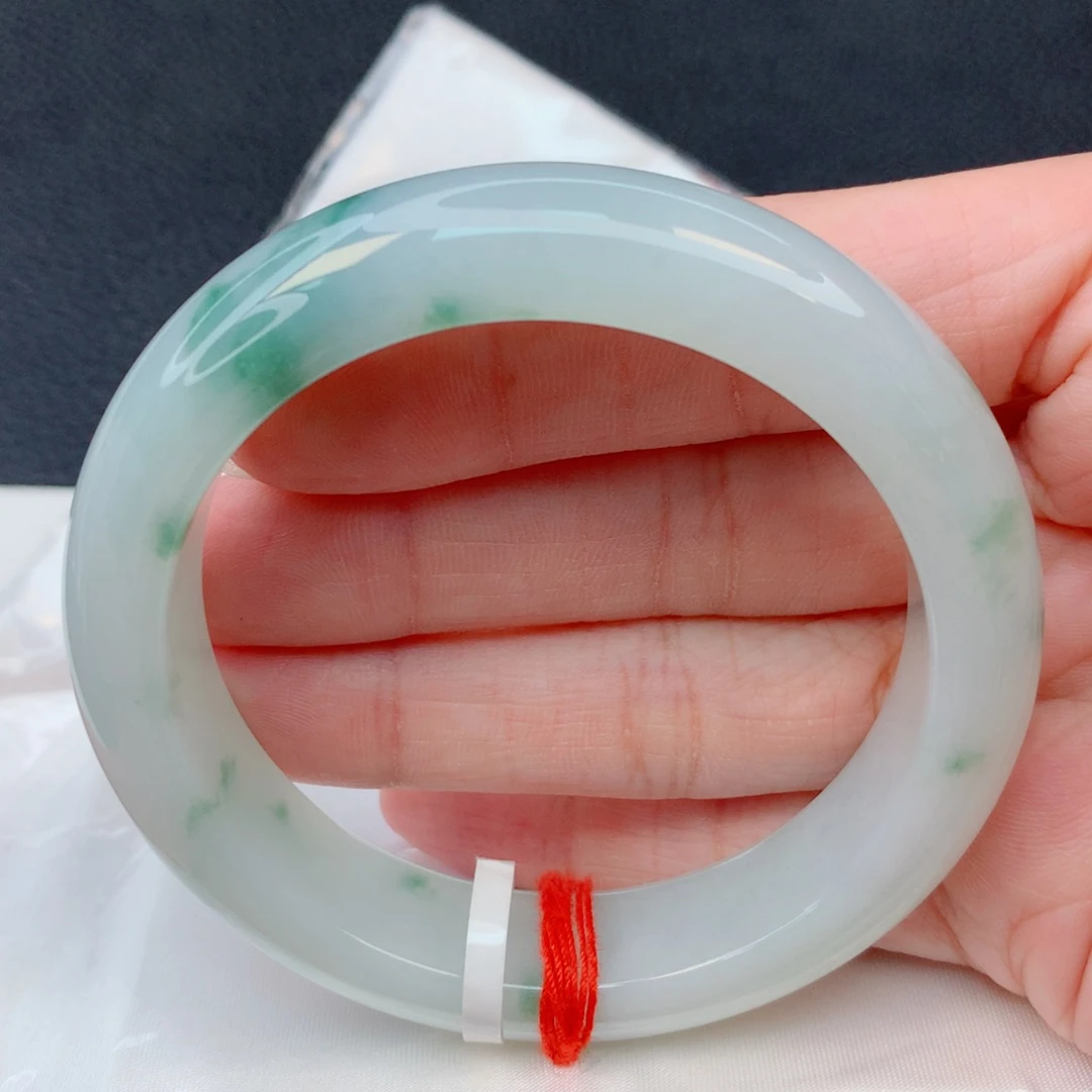 s****翡翠未镶嵌手镯55圈