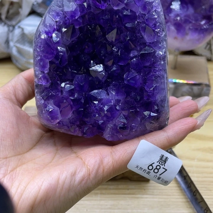 未镶嵌紫晶大型摆件（非配饰）天****哥