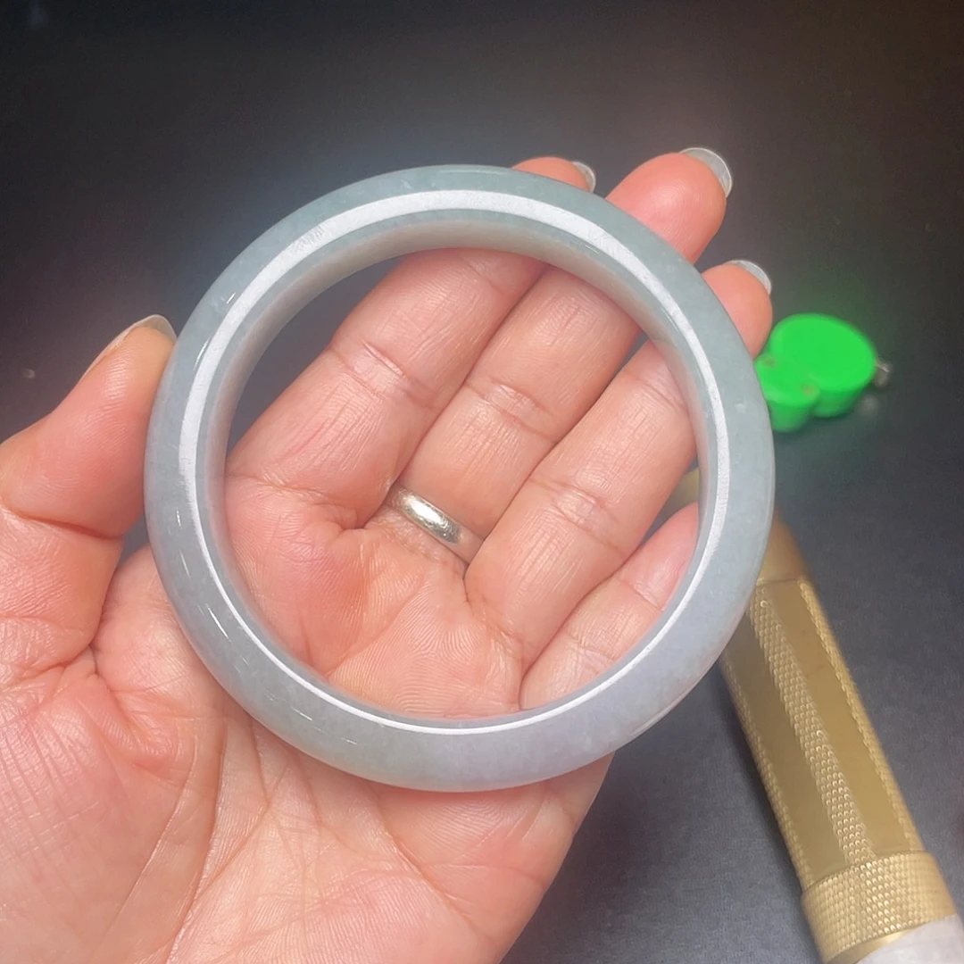 翡翠未镶嵌手镯大圈口63