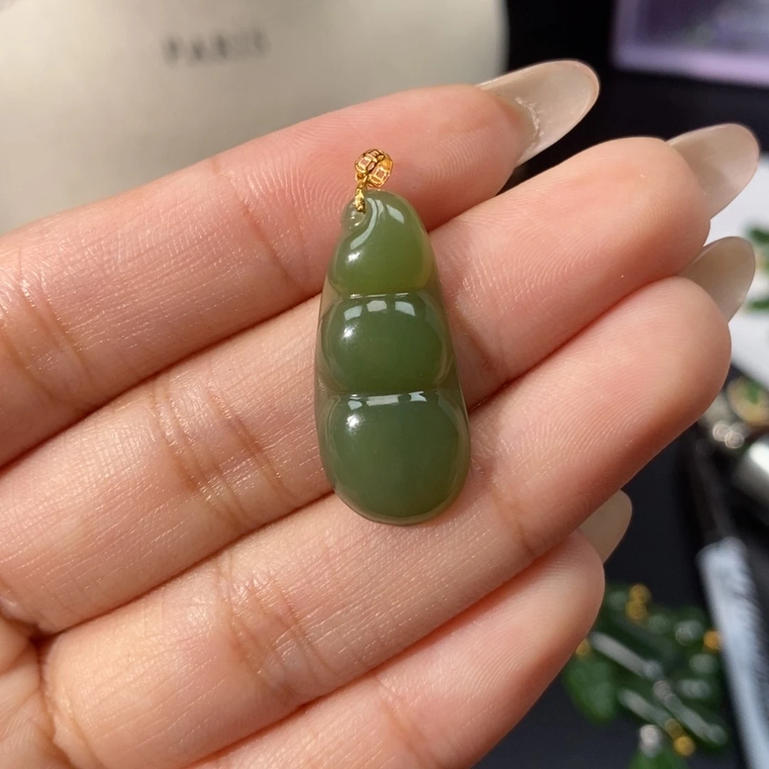 和田玉18K金镶嵌吊坠(赠链)羊**啊