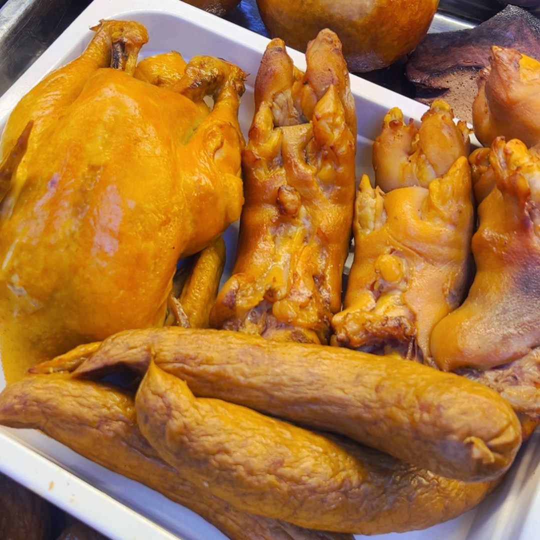 三黄鸡➕3个六两猪手➕4儿童肠