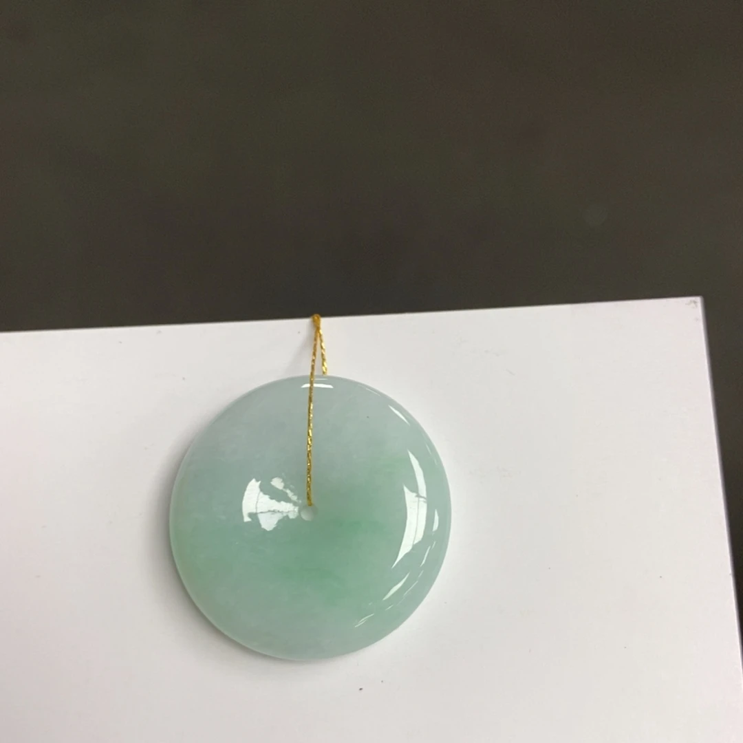 翡翠未镶嵌颈饰平安扣