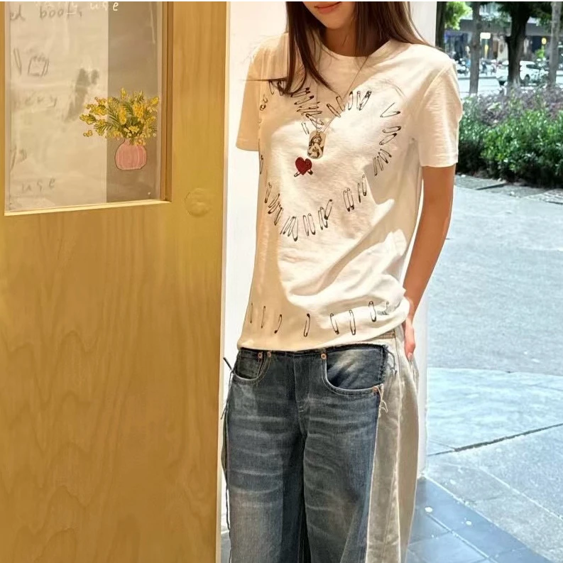 时尚小众爱心别针短袖