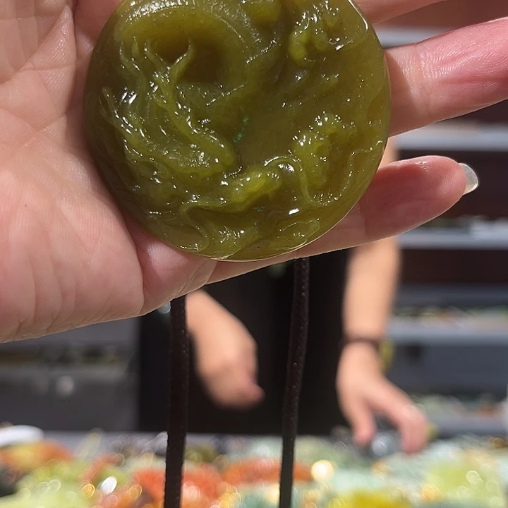 未镶嵌岫玉毛衣链