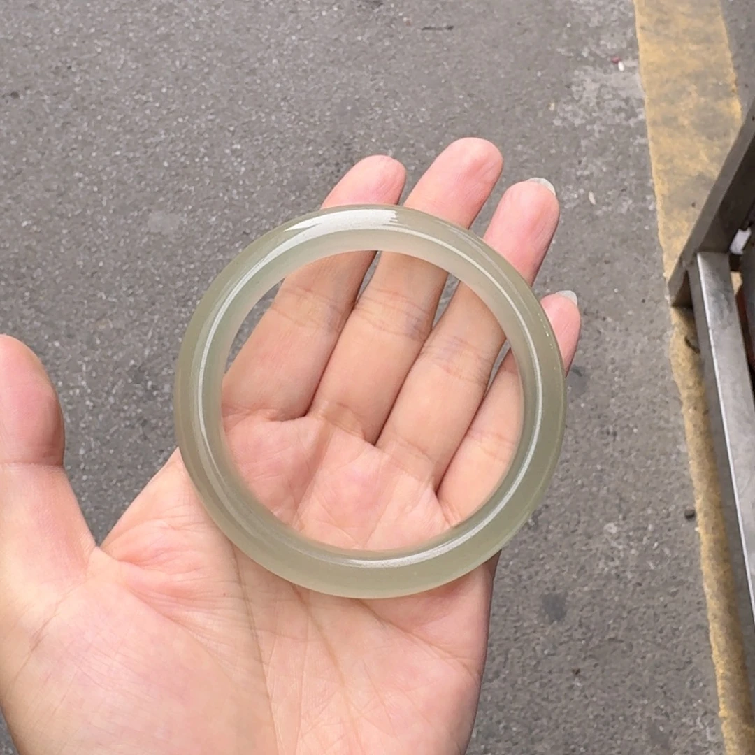石英质玉未镶嵌手镯
