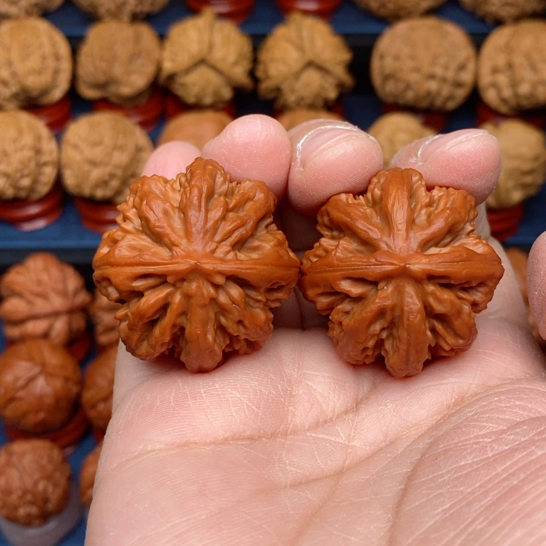 把件文玩核桃手捻野生精品八棱王