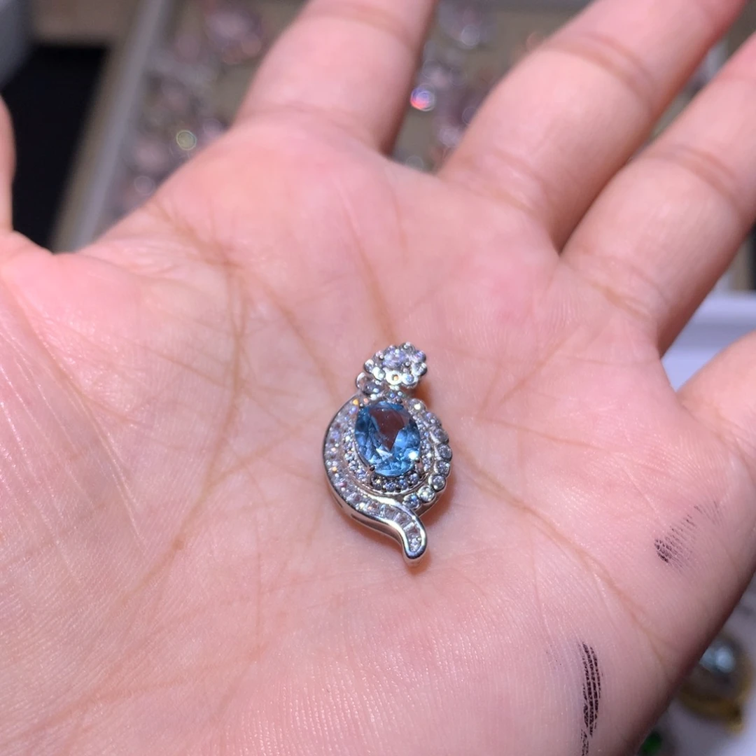【闪购商品】水晶戒指银S925镶嵌莫*戒指